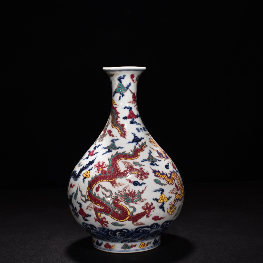 Ming Dynasty Xuande blue and white jade pot spring vase