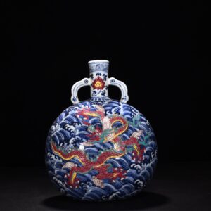 Ming Dynasty Xuande blue and white seawater flat vase