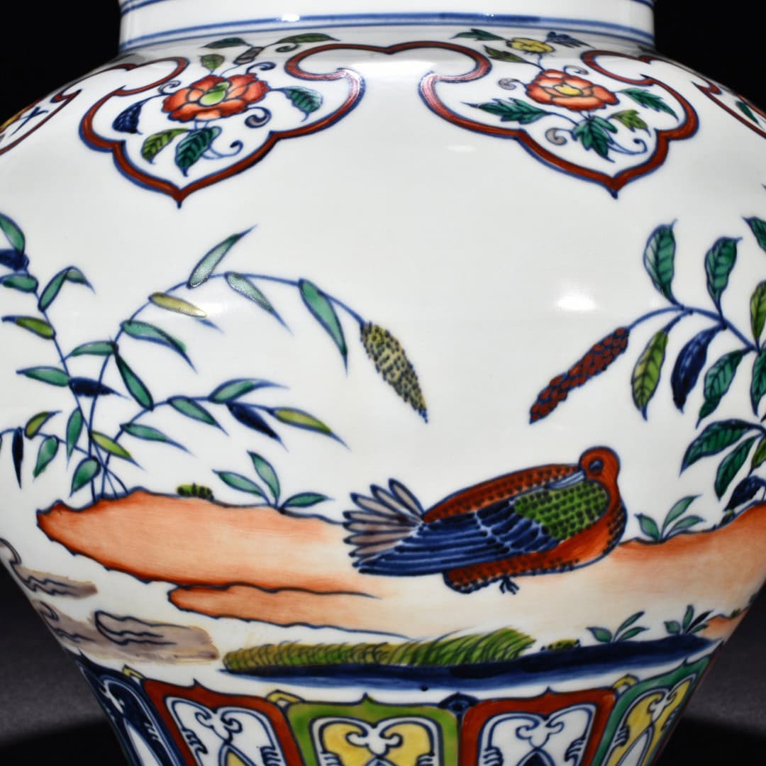 Ming Dynasty Xuande blue and white flying food jar