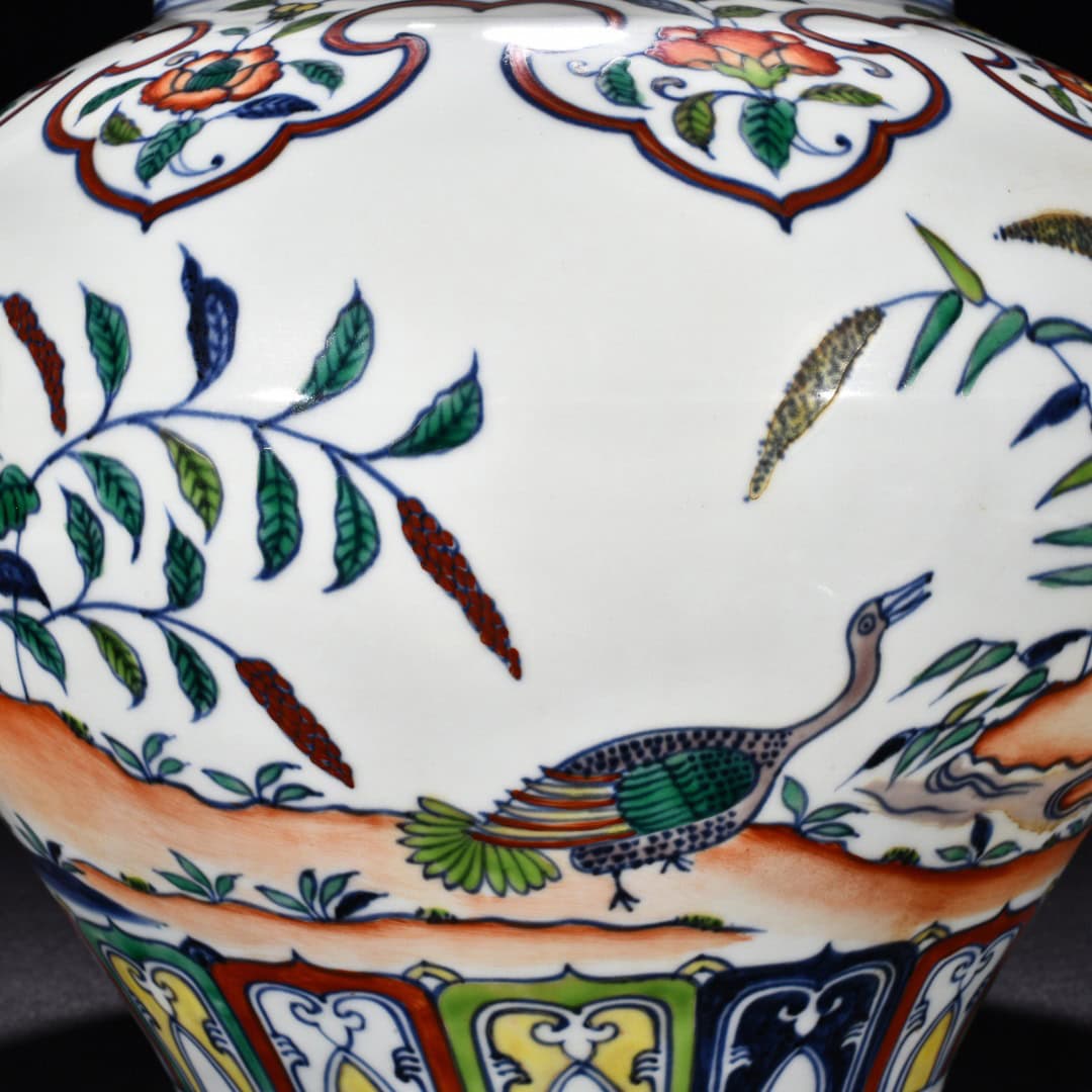 Ming Dynasty Xuande blue and white flying food jar