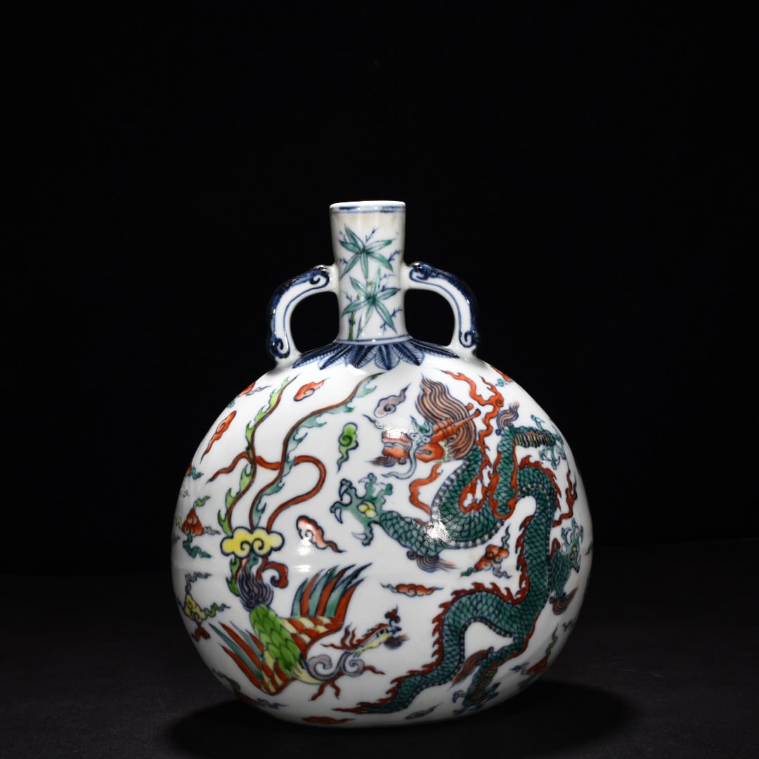 Ming Dynasty Xuande blue and white flat vase