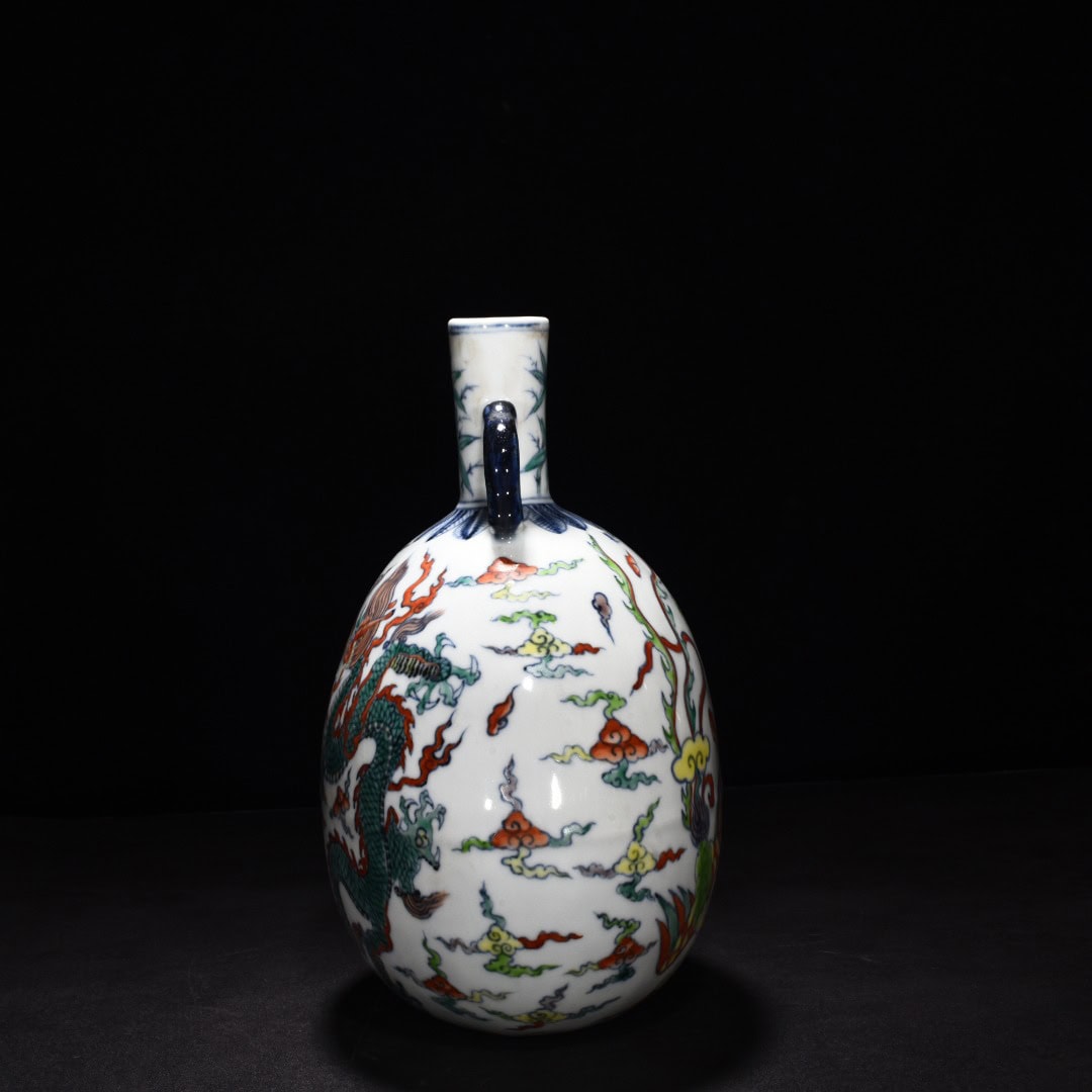 Ming Dynasty Xuande blue and white flat vase