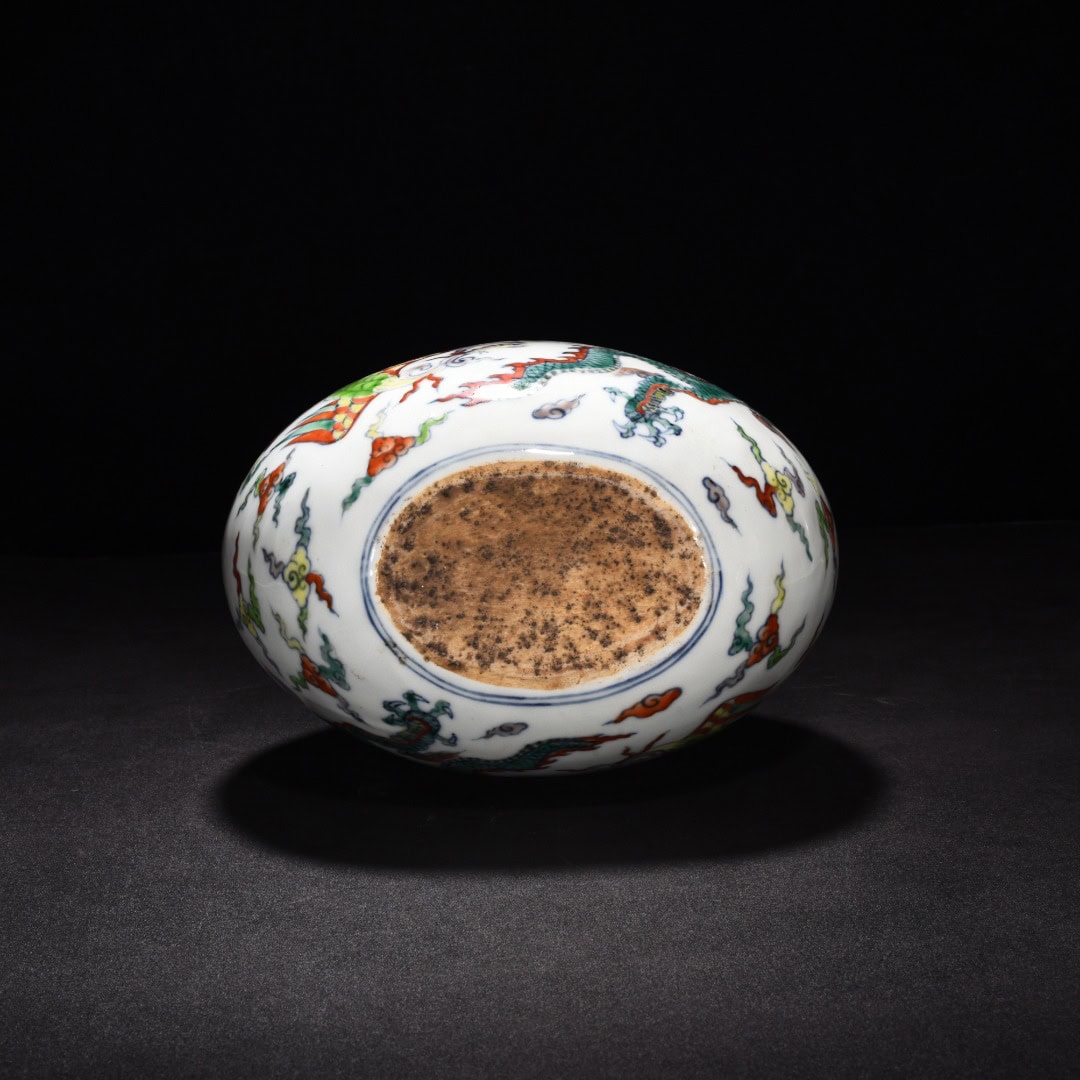 Ming Dynasty Xuande blue and white flat vase