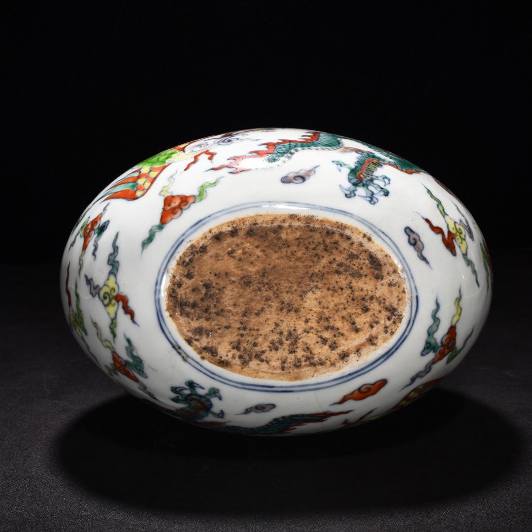 Ming Dynasty Xuande blue and white flat vase