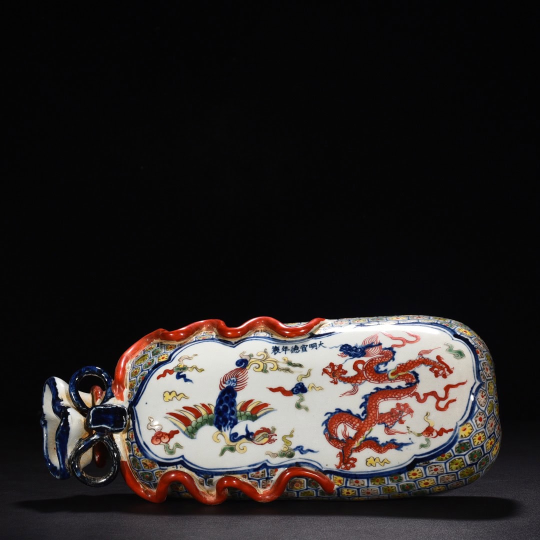 Ming Dynasty Xuande blue and white dragon and phoenix pattern pillow