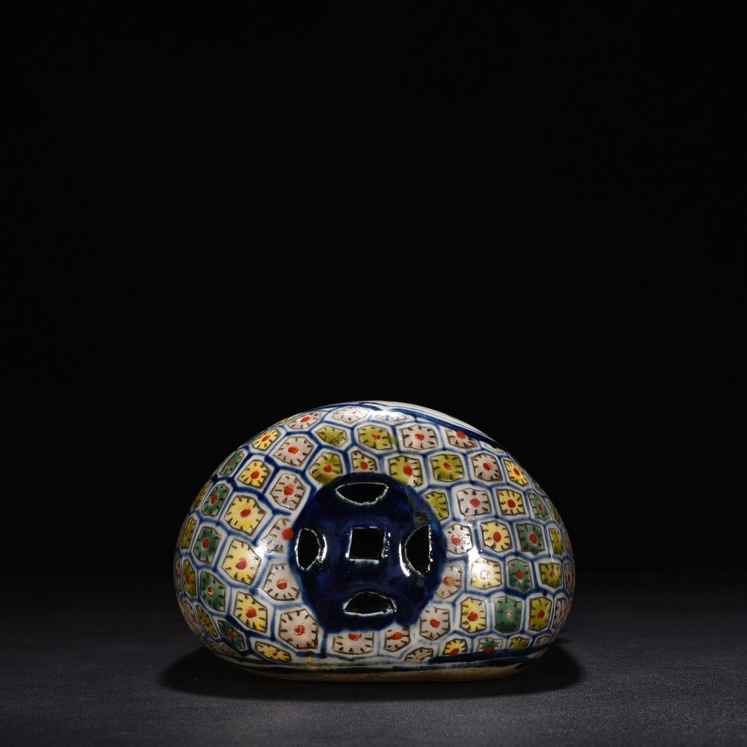 Ming Dynasty Xuande blue and white dragon and phoenix pattern pillow