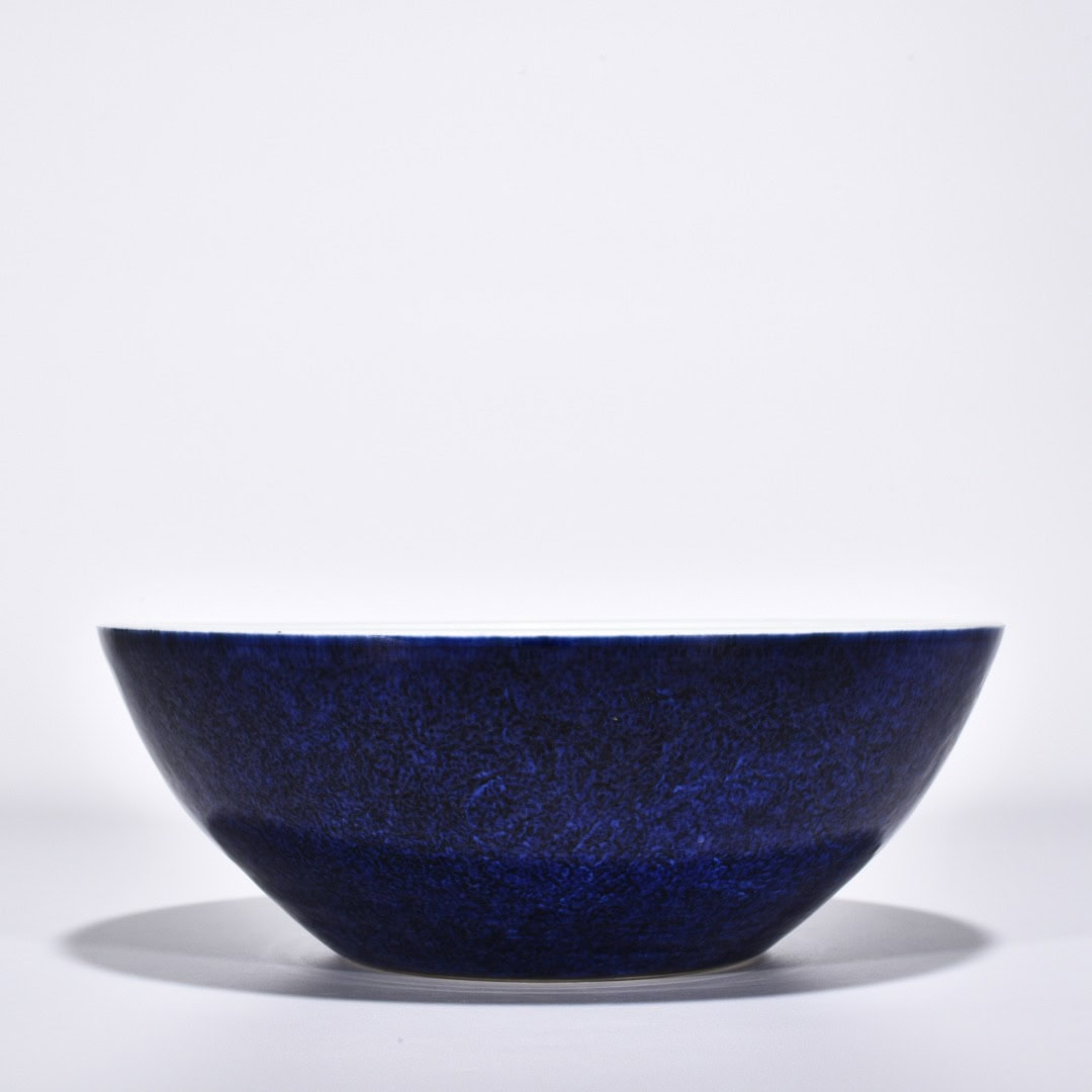 Ming dynasty Xuande blue flower large alms bowl