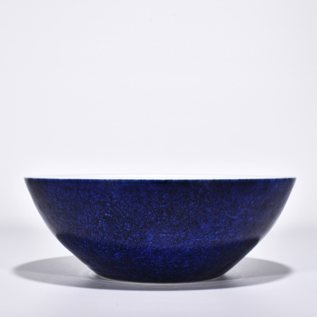 Ming dynasty Xuande blue flower large alms bowl