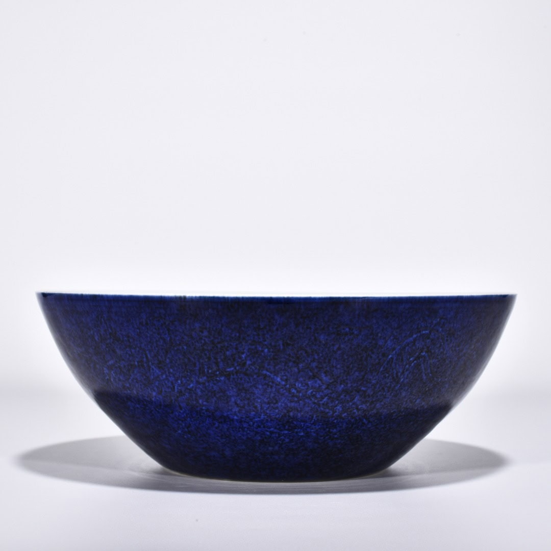 Ming dynasty Xuande blue flower large alms bowl