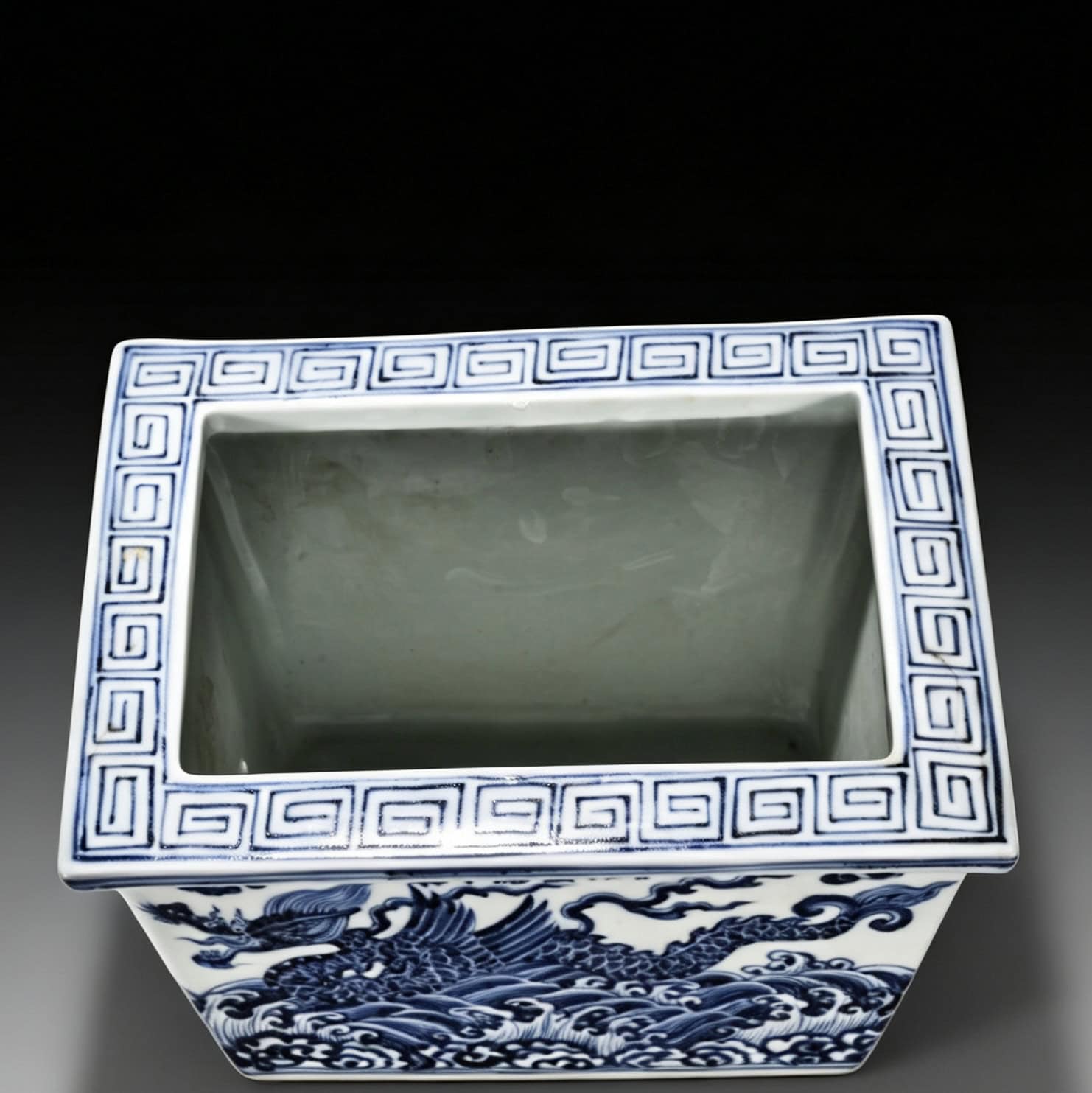 Ming Dynasty Xuande blue and white seawater basin