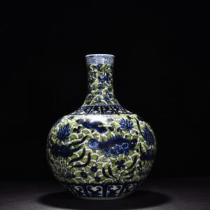 Ming Dynasty Xuande blue and white celestial vase