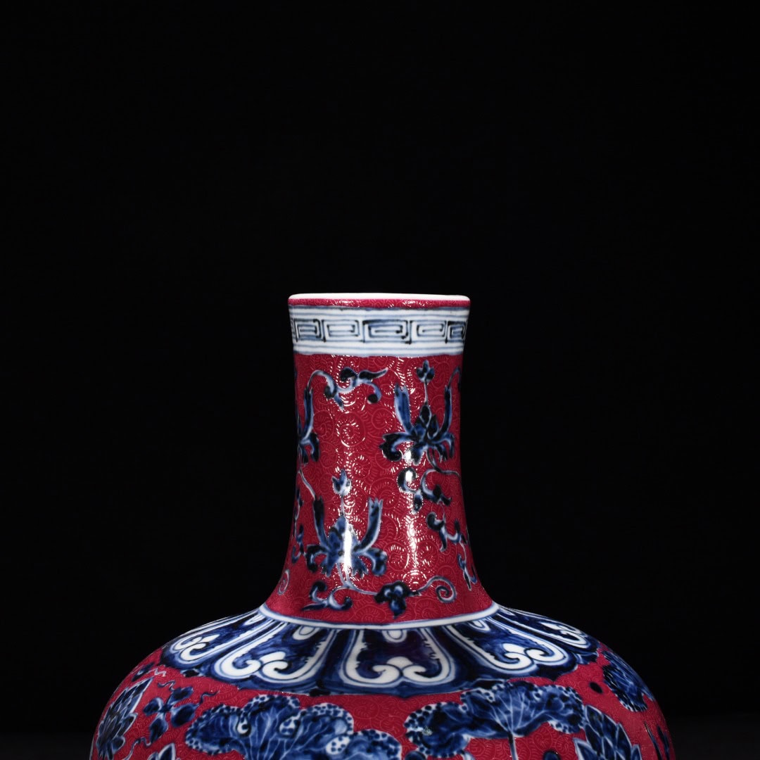 Ming Dynasty Xuande blue and white celestial vase