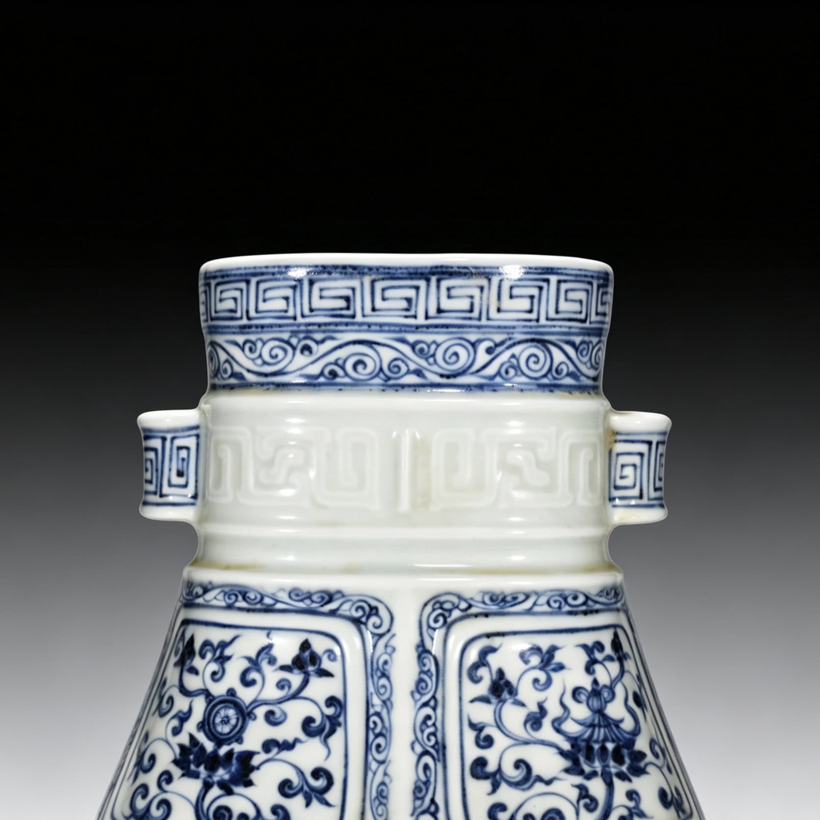Ming Dynasty Xuande blue and white lotus-shaped pot