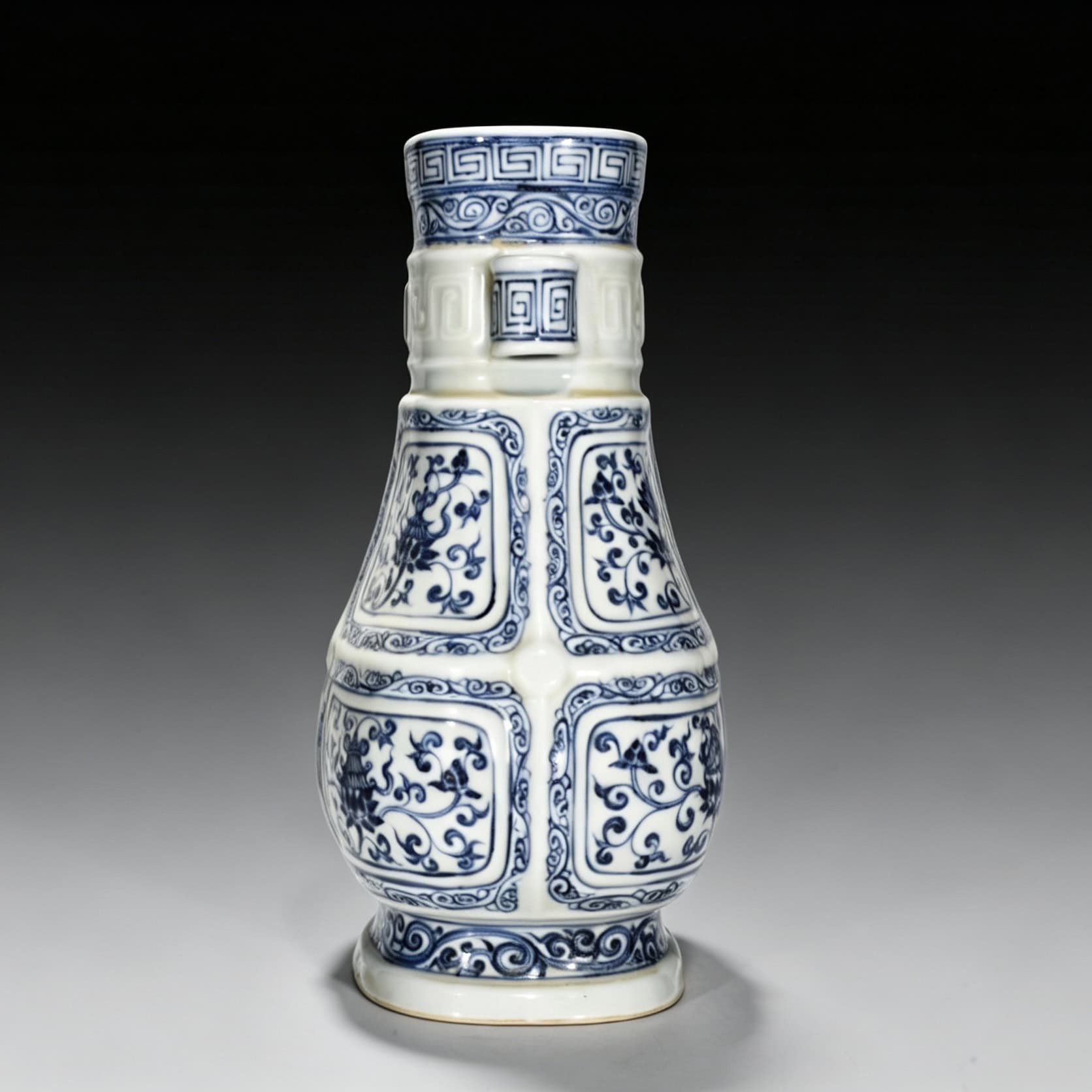 Ming Dynasty Xuande blue and white lotus-shaped pot