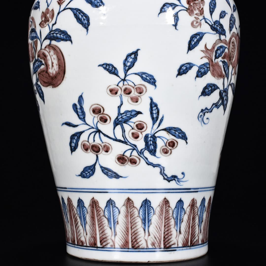 Ming Dynasty Xuande blue and white plum vase