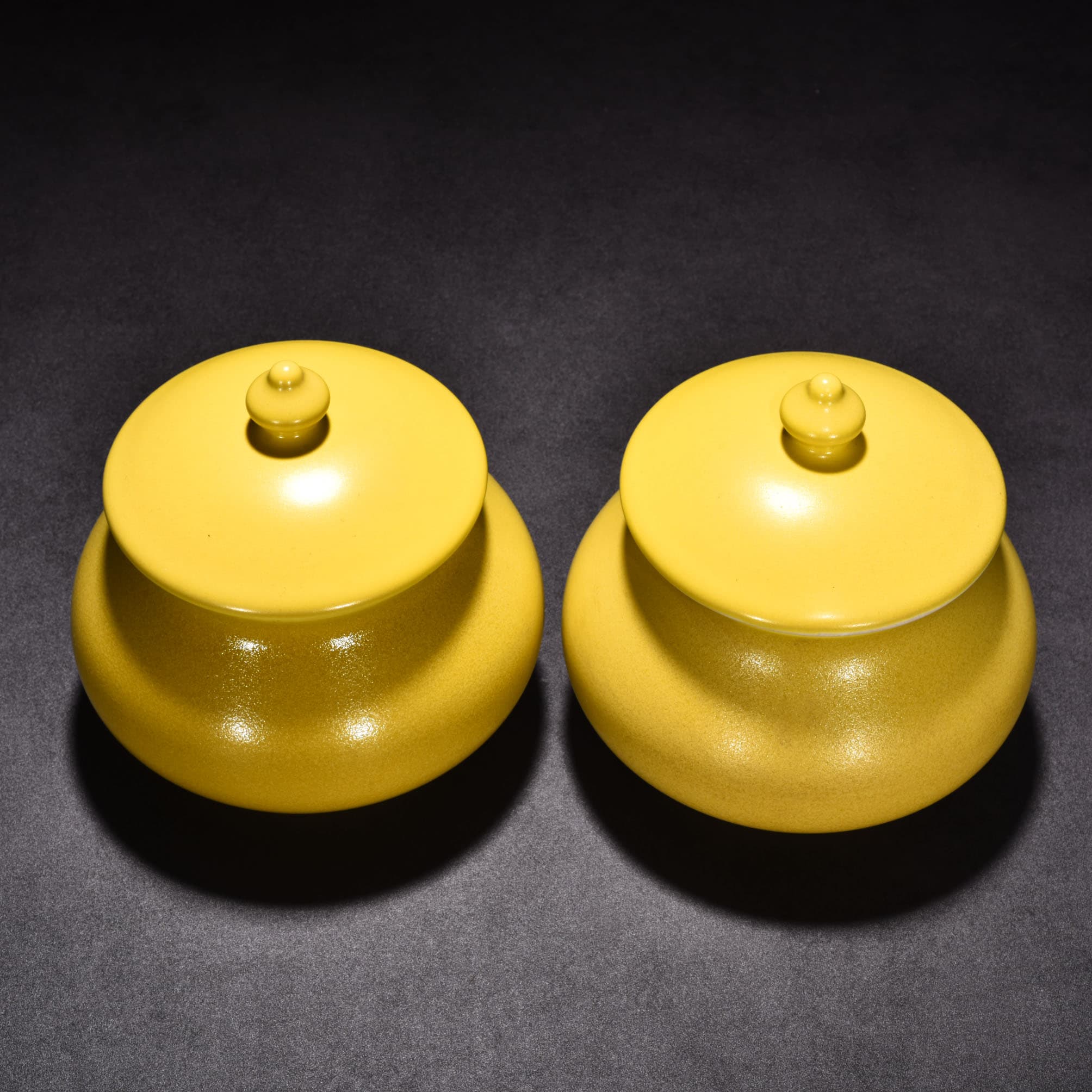 Ming Dynasty Xuande yellow glaze lid jar