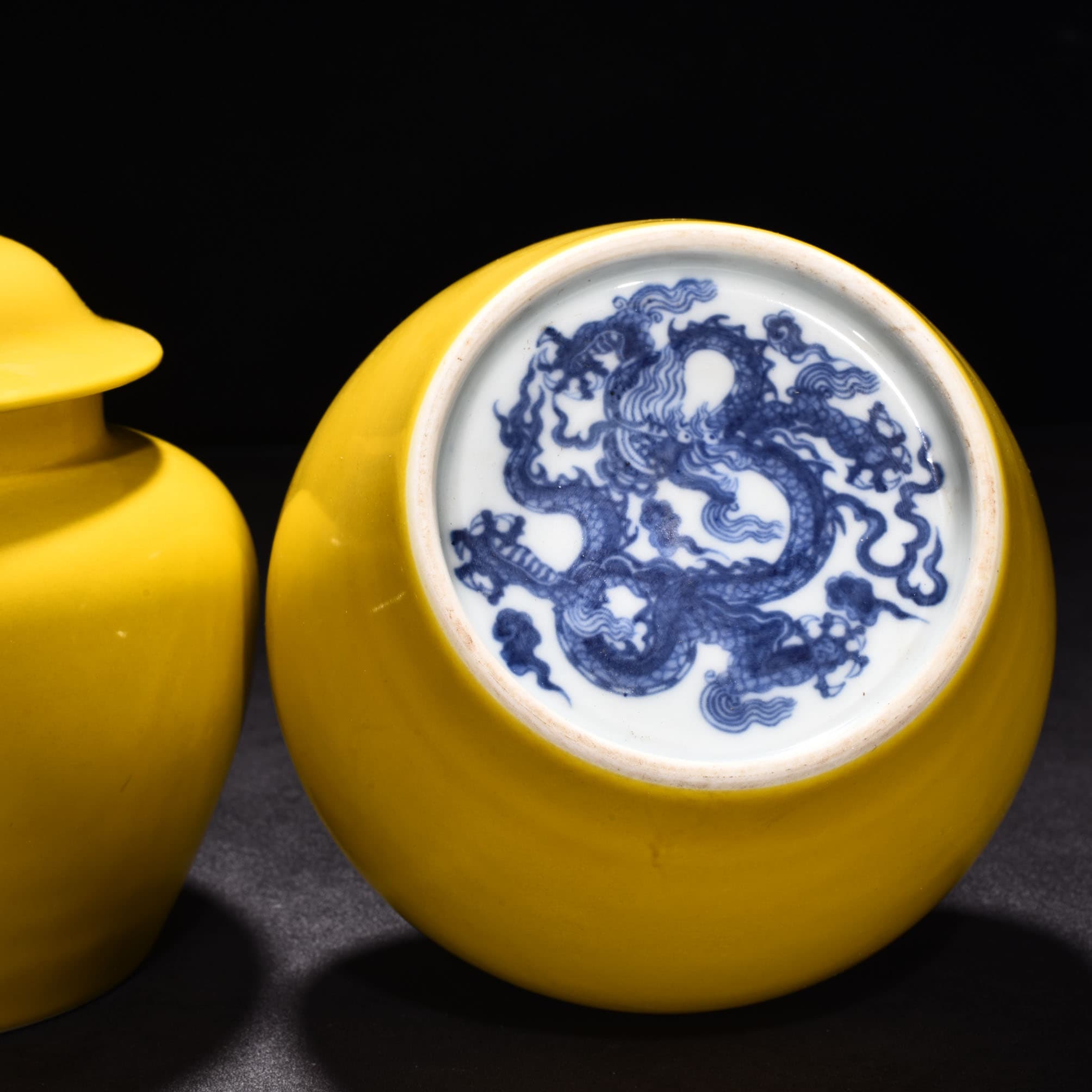 Ming Dynasty Xuande yellow glaze top jar