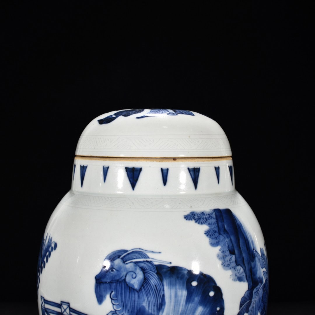 Ming Dynasty Chongzhen banana leaf pattern lid jar