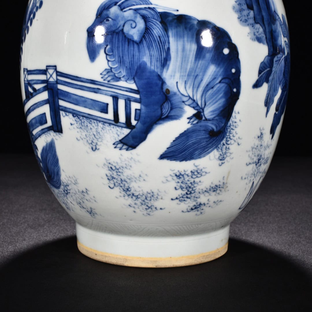 Ming Dynasty Chongzhen banana leaf pattern lid jar