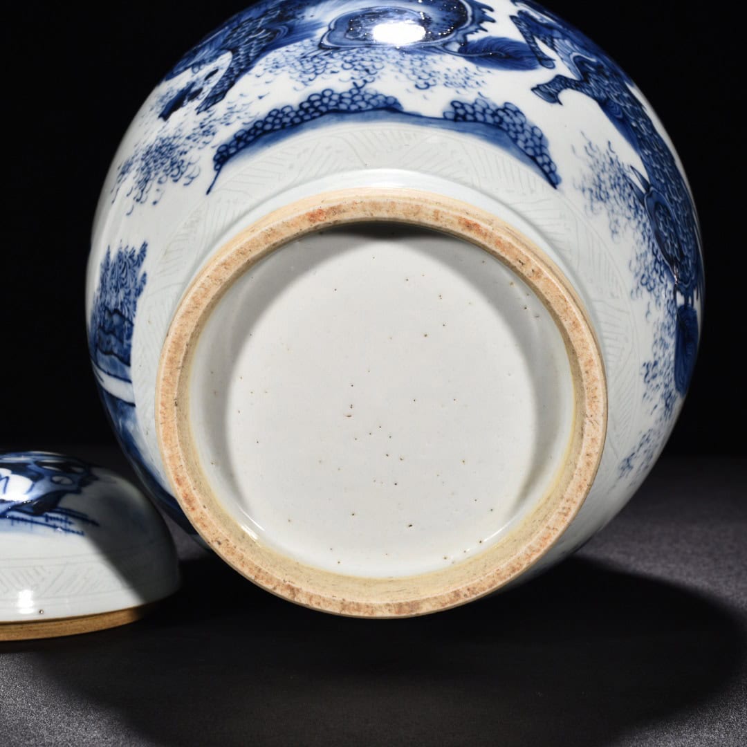 Ming Dynasty Chongzhen banana leaf pattern lid jar
