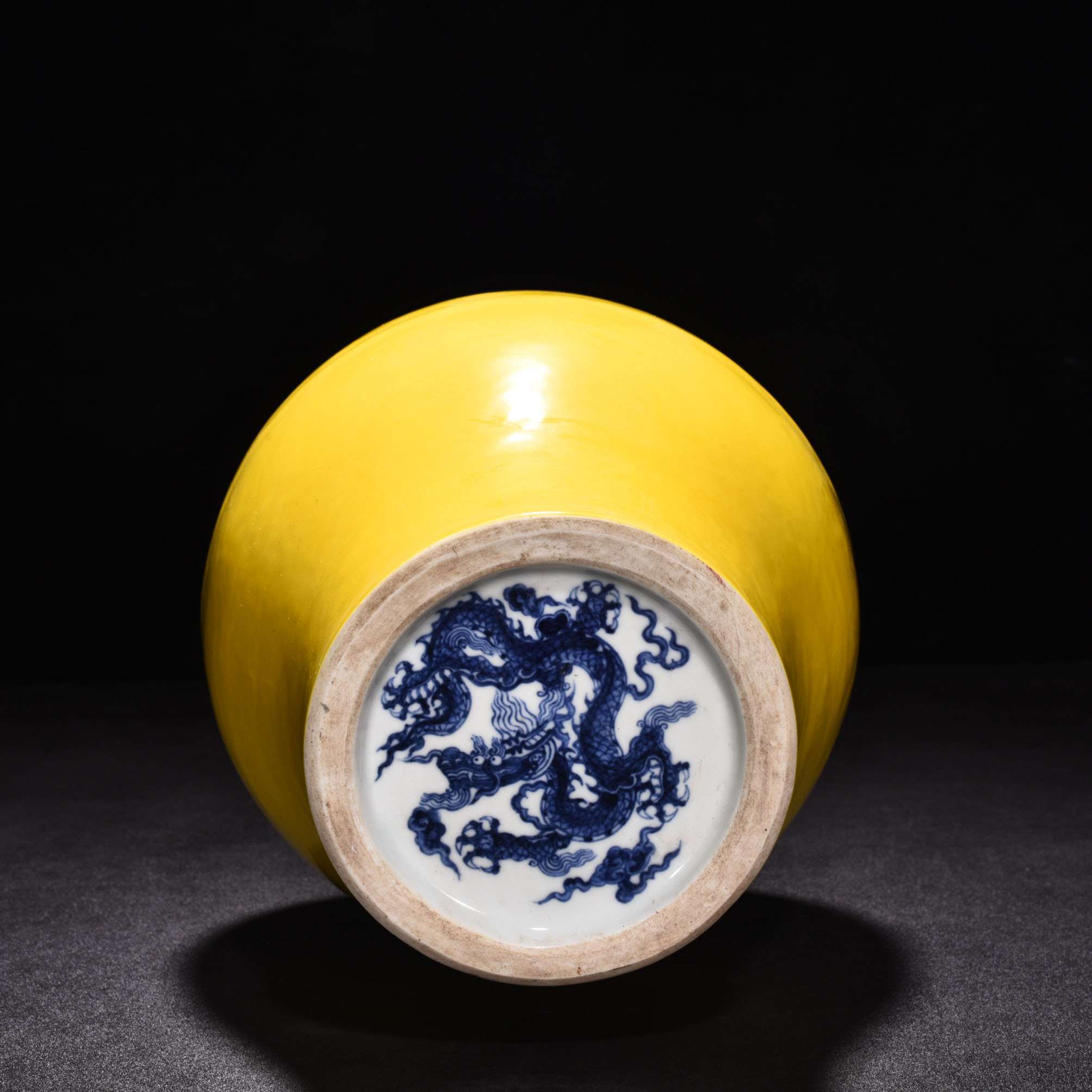 Ming Dynasty Jianwen yellow glaze ear bottle