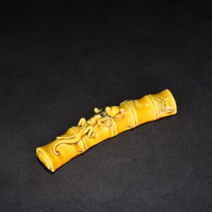 Ming Dynasty Hongzhi jiaoyellow glaze bamboo paperweight