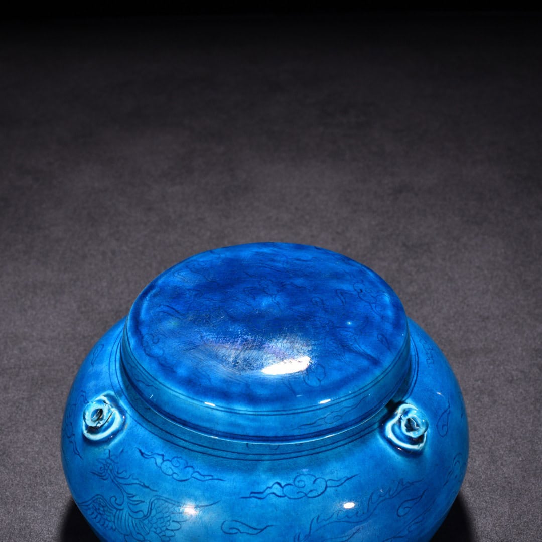 Ming Dynasty Hongzhi peacock blue glaze cover jar