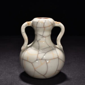 Ming Dynasty Chenghua Ge Kiln sustenance garlic vase
