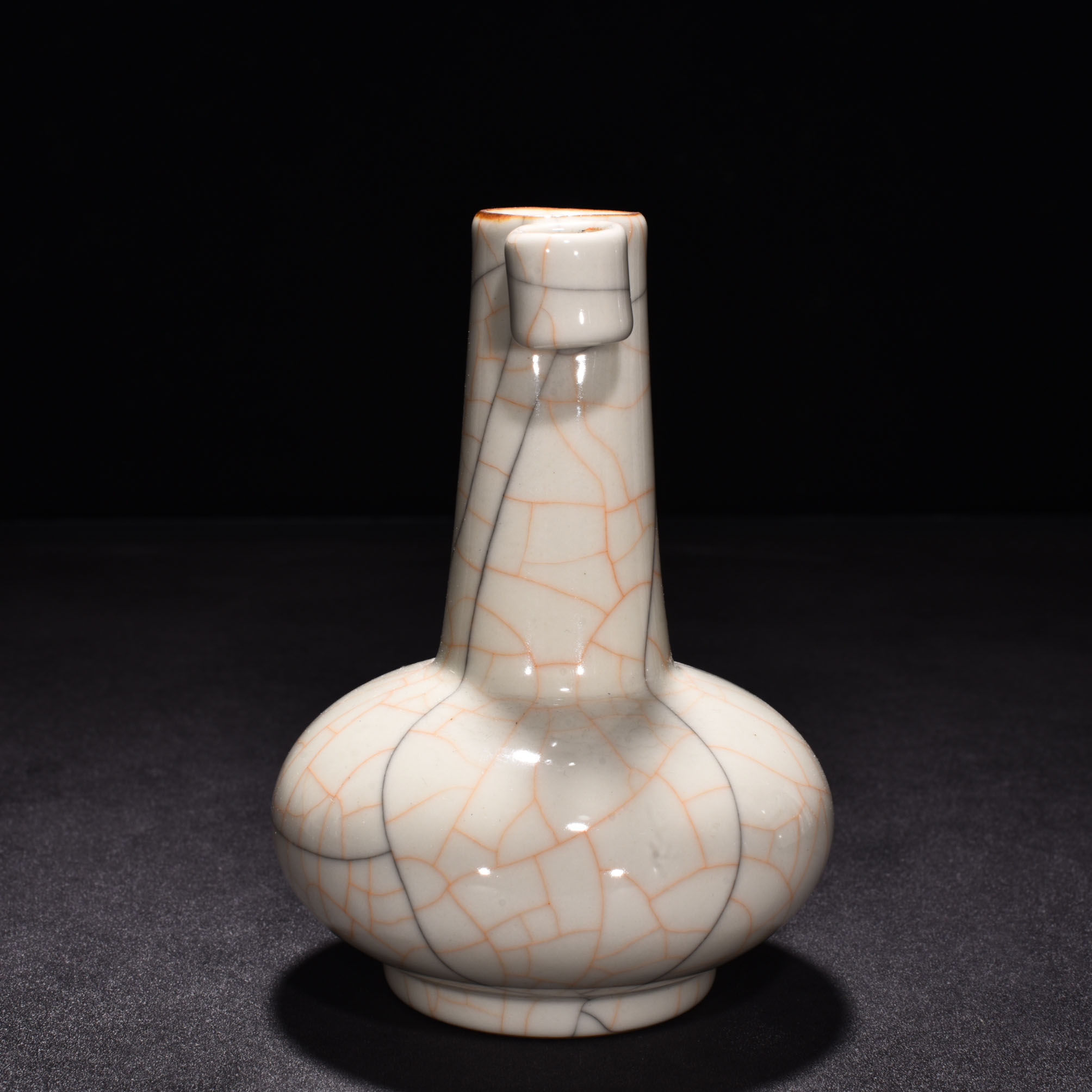 Ming Dynasty Chenghua Ge Kiln sustenance bottle