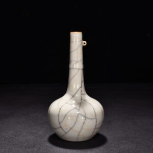 Ming Chenghua Ge kiln sustenance key bottle