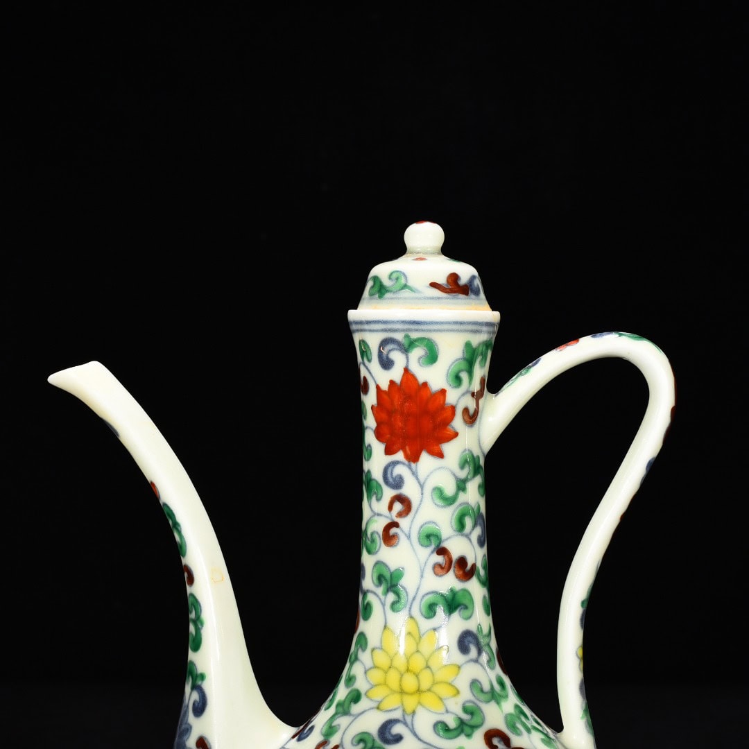 Ming Dynasty Chenghua Doucai Pegasus pattern pot