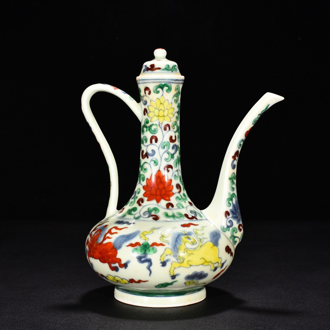 Ming Dynasty Chenghua Doucai Pegasus pattern pot