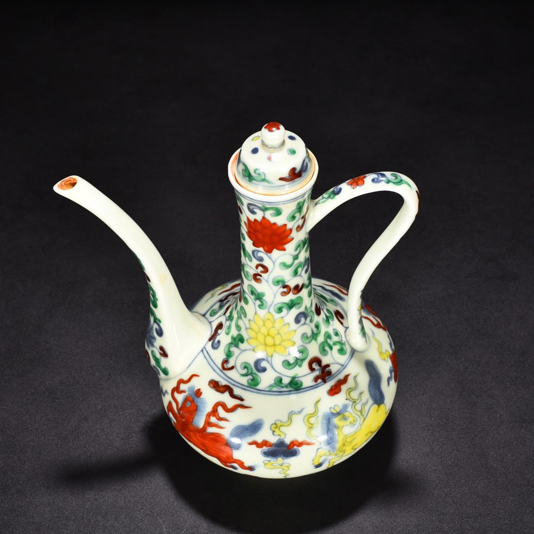 Ming Dynasty Chenghua Doucai Pegasus pattern pot