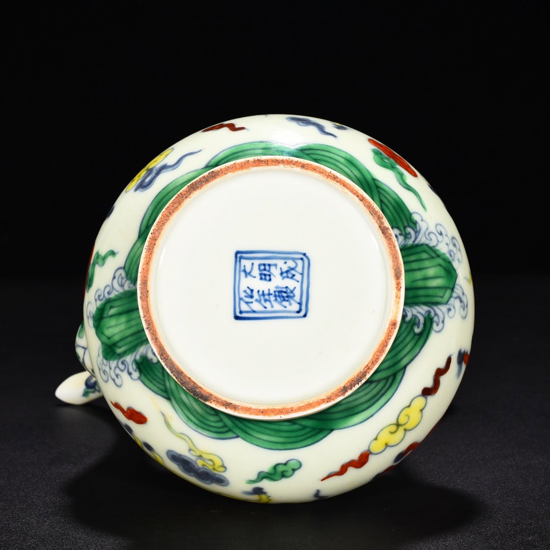 Ming Dynasty Chenghua Doucai Pegasus pattern pot