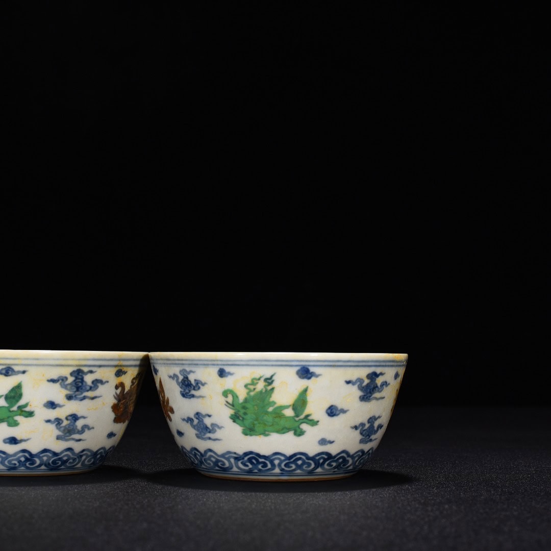 Ming Dynasty Chenghua Doucai purple cylinder cup