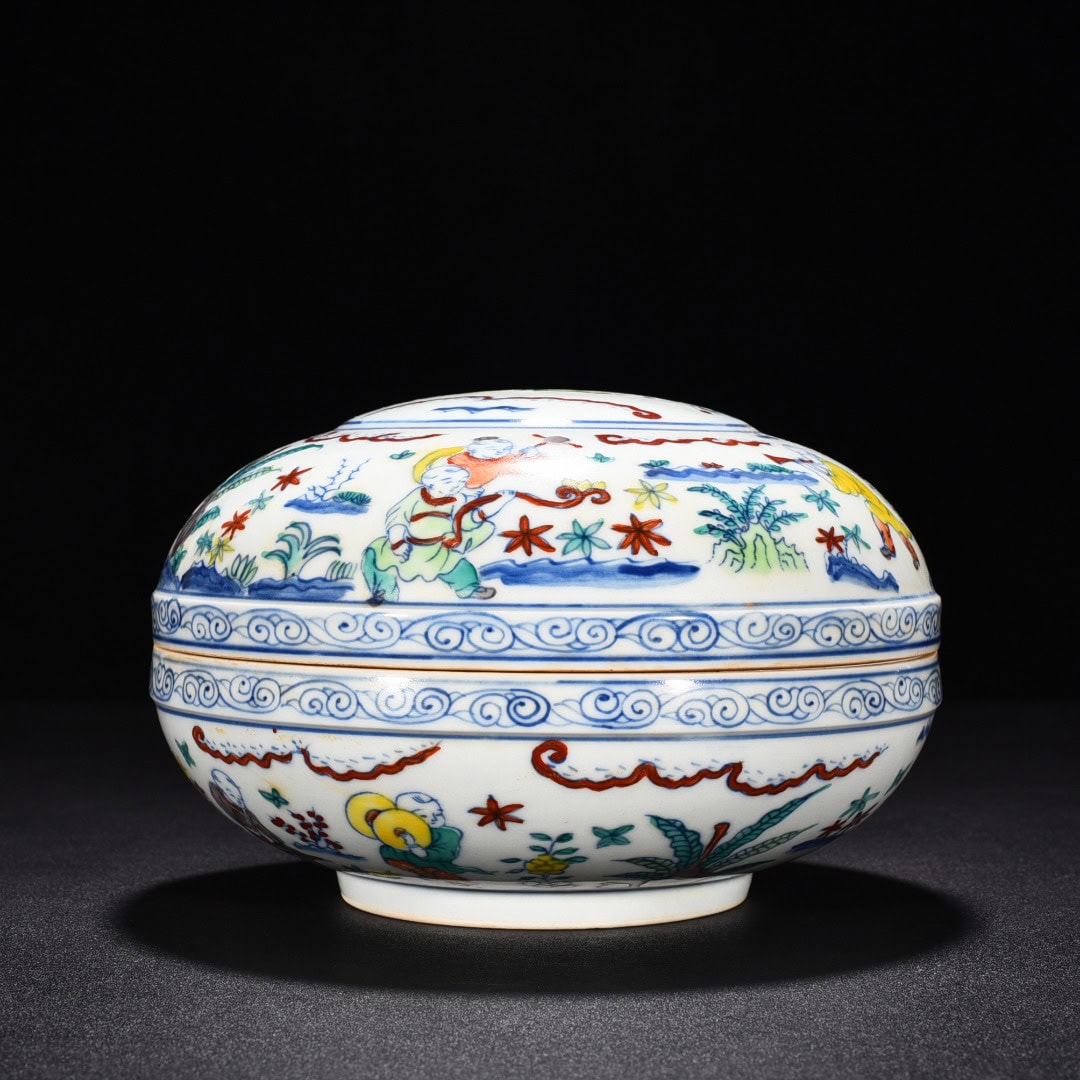 Ming Dynasty Cheng Huadou colorful fruit box