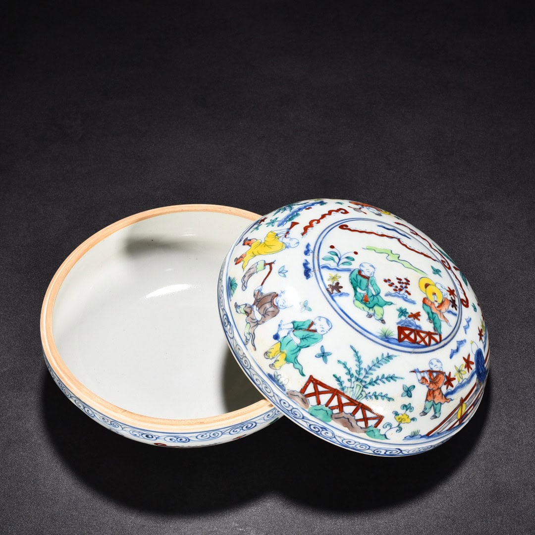 Ming Dynasty Cheng Huadou colorful fruit box