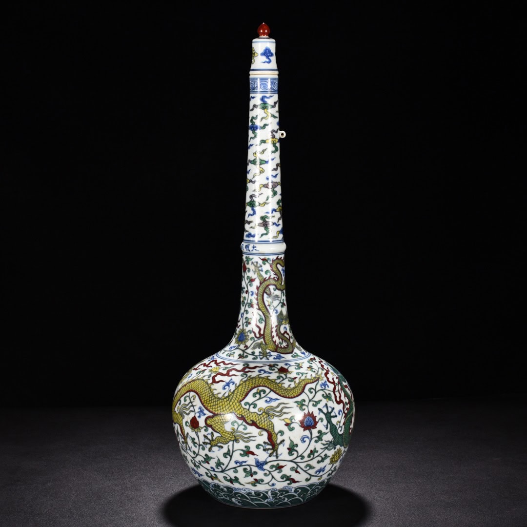 Ming Dynasty Chenghua Doucai vase with flower and dragon pattern