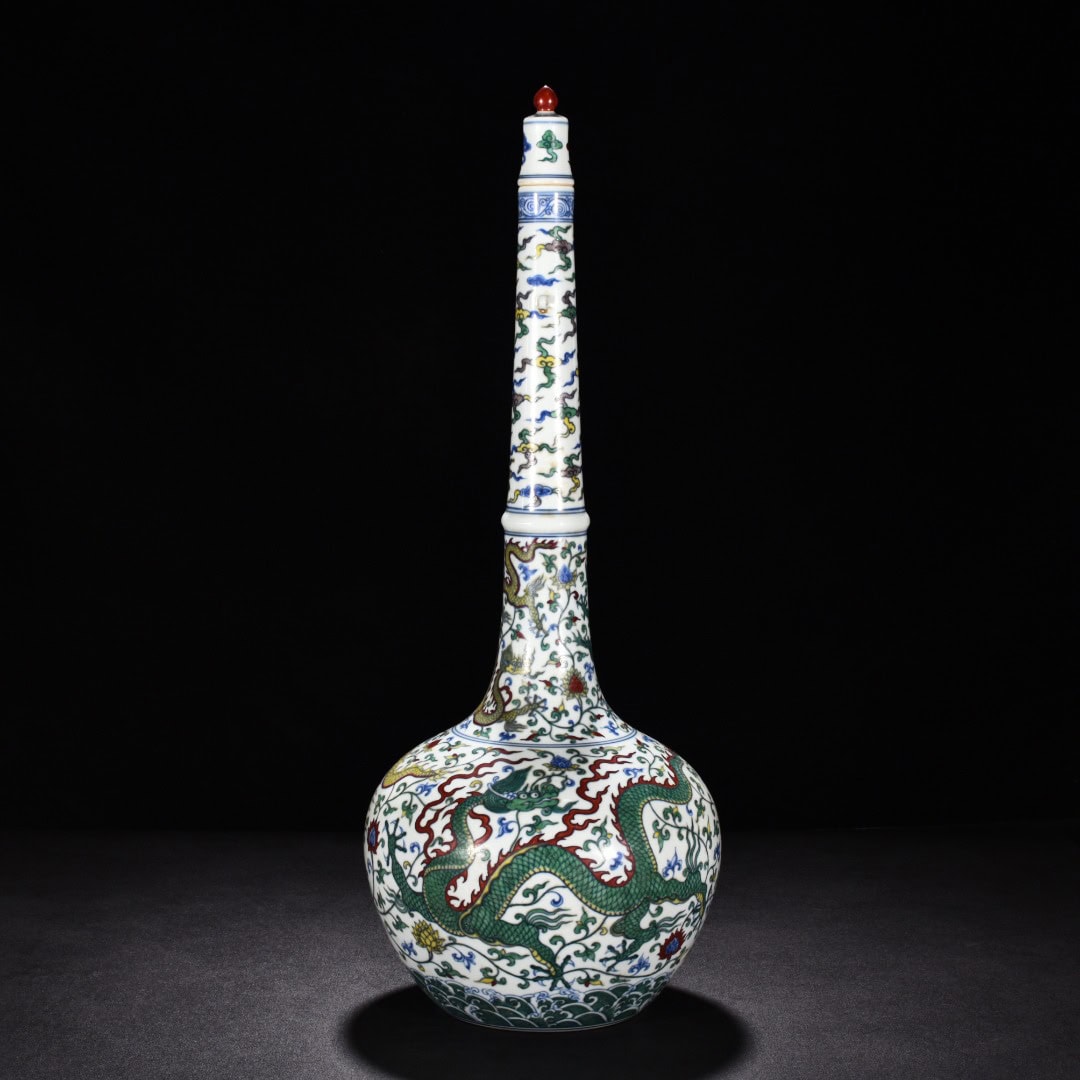 Ming Dynasty Chenghua Doucai vase with flower and dragon pattern