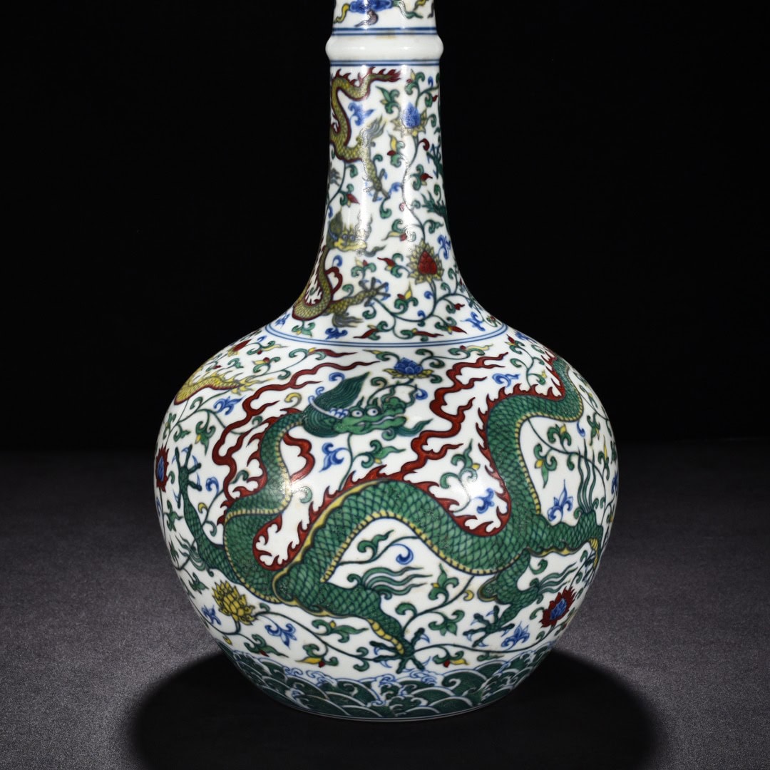 Ming Dynasty Chenghua Doucai vase with flower and dragon pattern