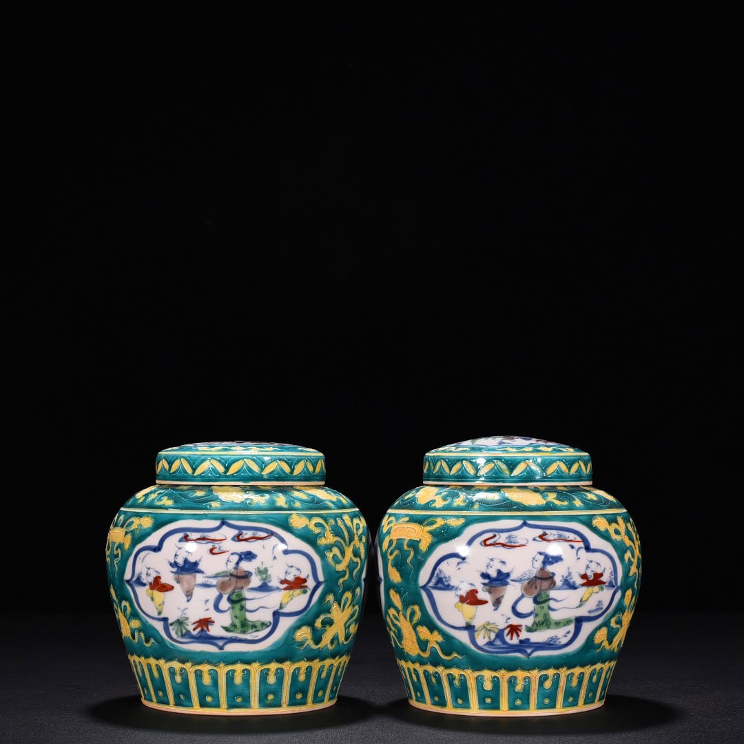 Ming Dynasty Chenghua Huacai window shaped bucket jar