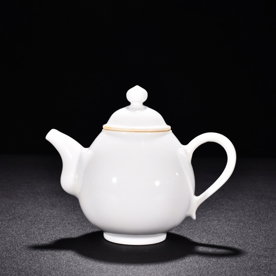 Ming Dynasty Chenghua white glaze pot