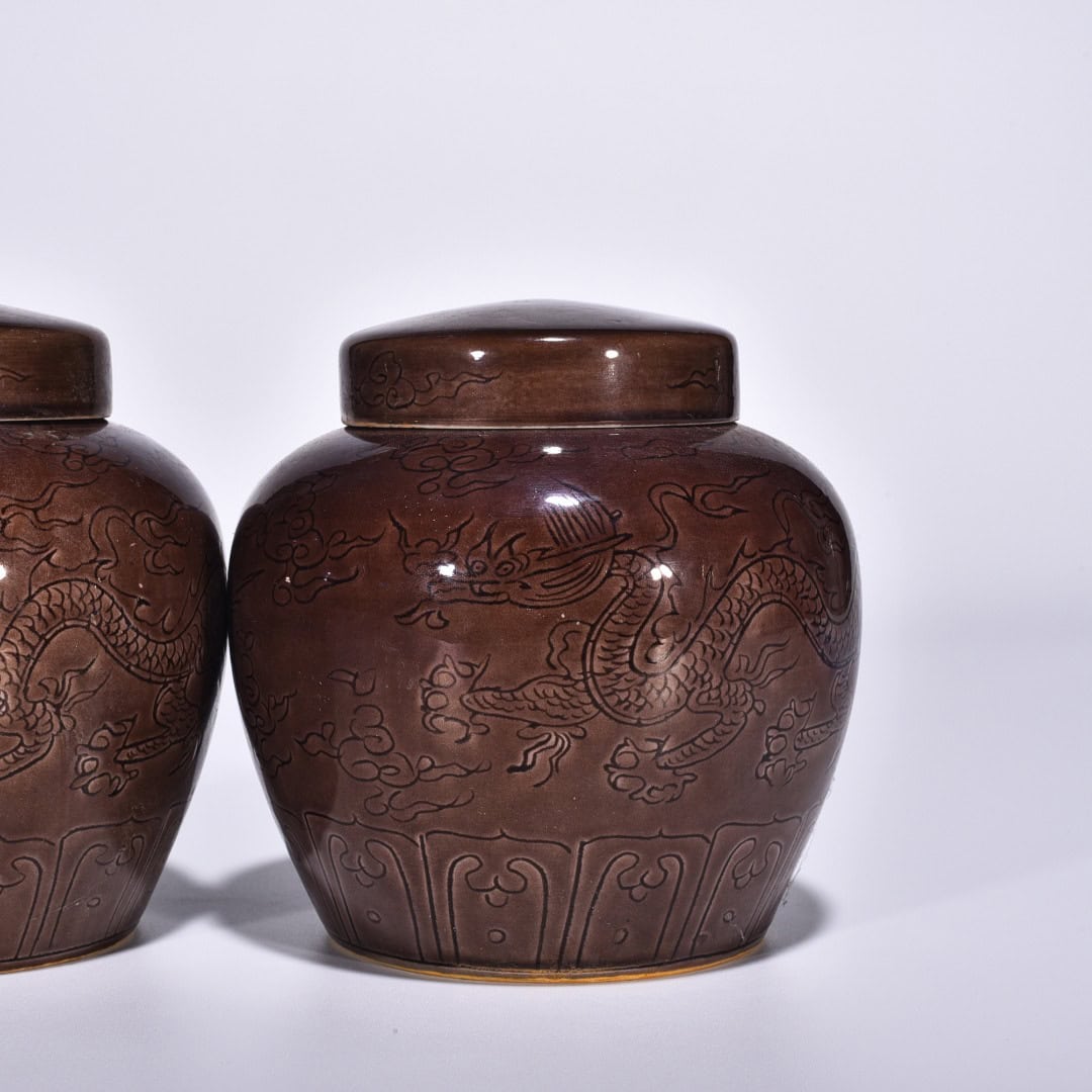 Ming Dynasty Chenghua purple glaze Tianzi jar