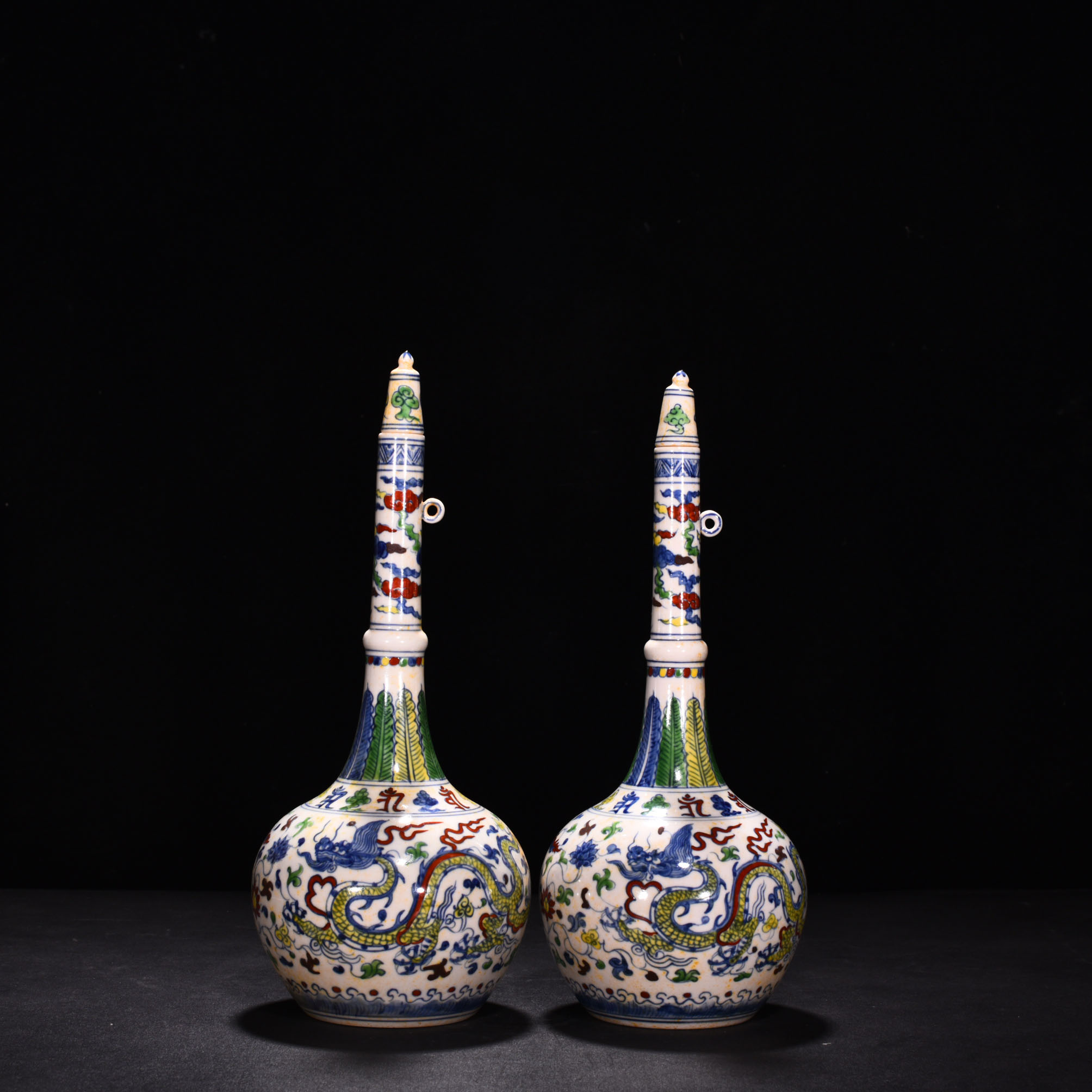 Ming Dynasty Chenghua red tire bucket key gall bottle