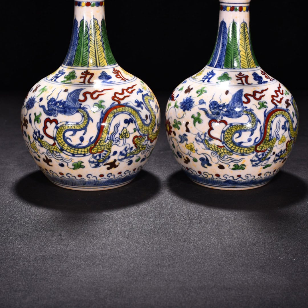 Ming Dynasty Chenghua red tire bucket key gall bottle