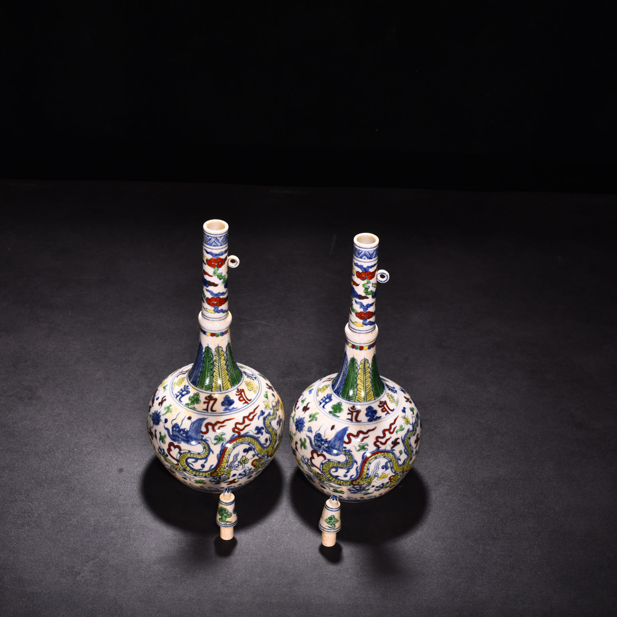 Ming Dynasty Chenghua red tire bucket key gall bottle