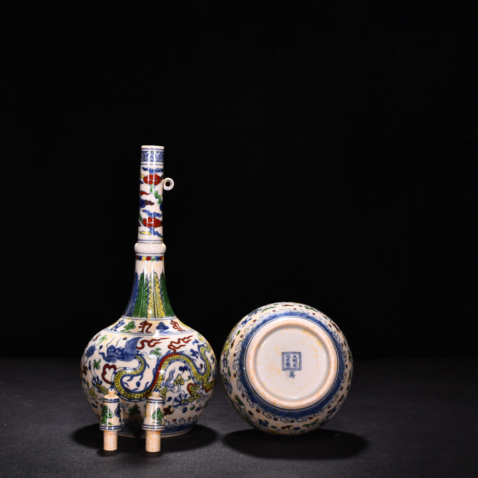 Ming Dynasty Chenghua red tire bucket key gall bottle