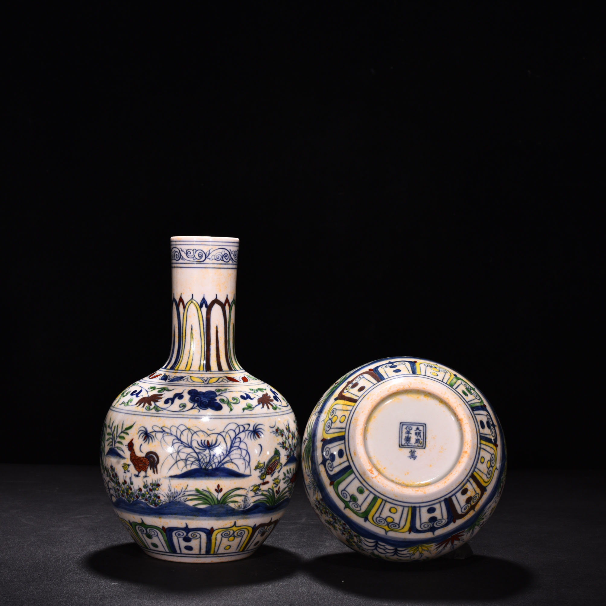 Ming Dynasty Chenghua red tied Doucai and purple vase