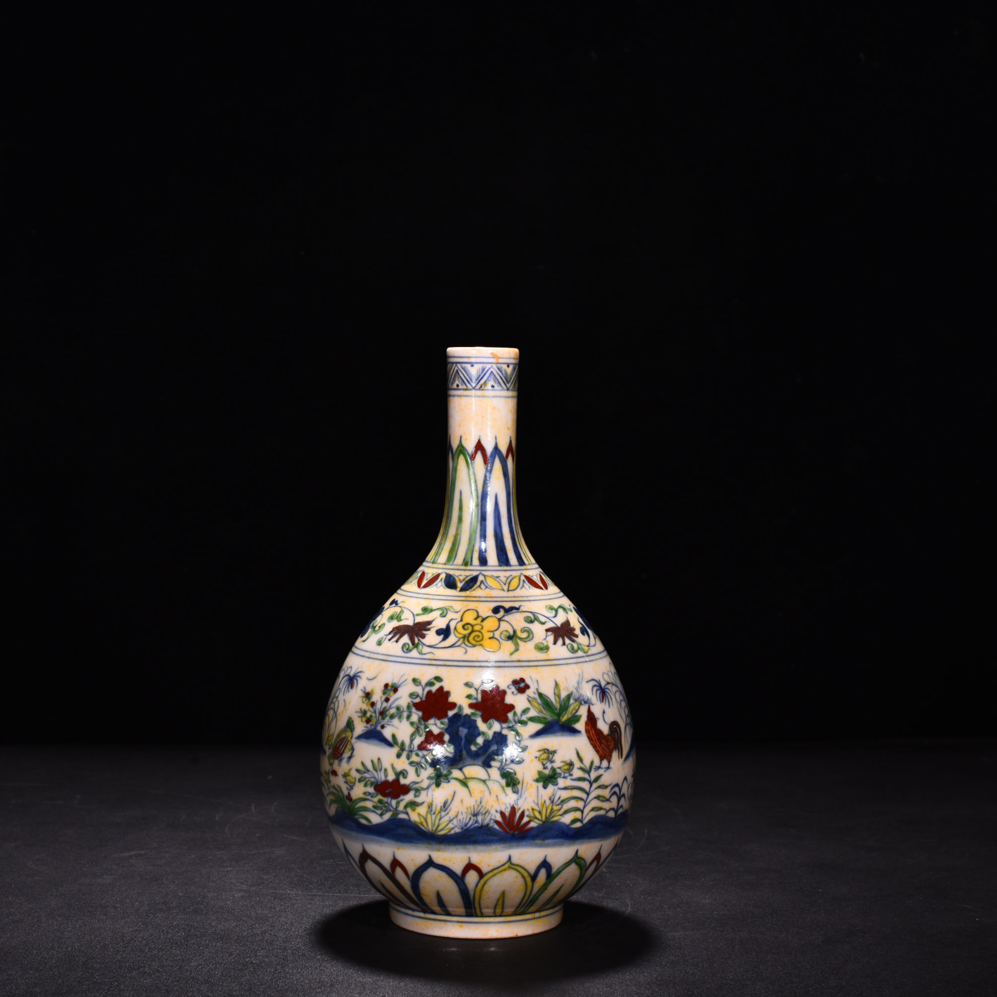 Ming Dynasty Chenghua Red Titus Doucai Colorful Purple Bile Vase