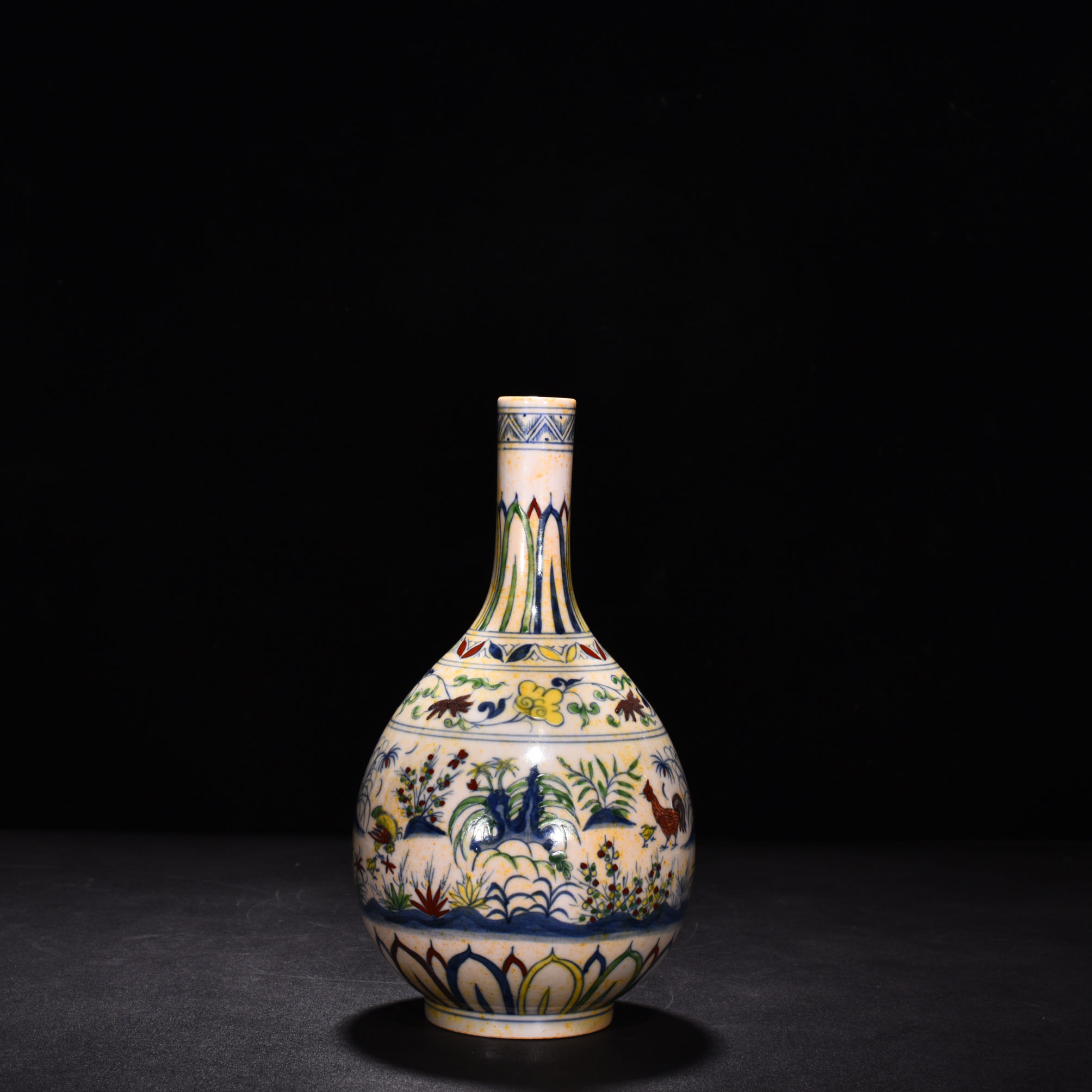 Ming Dynasty Chenghua Red Titus Doucai Colorful Purple Bile Vase
